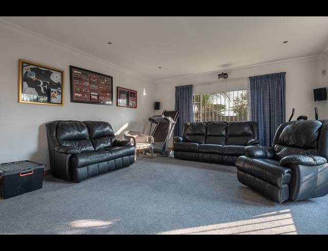 3 BEDROOM HOUSE FOR SALE IN ELANDSHAVEN
